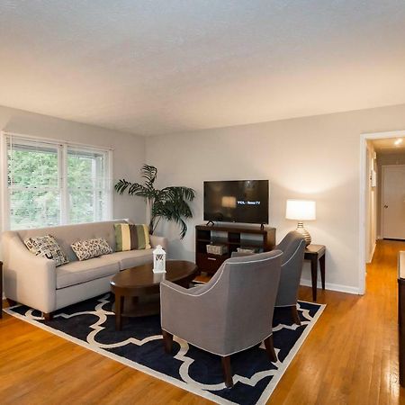 Luxury Home W/Gameroom Kingsizebed Near Six Flags Остел Екстериор снимка