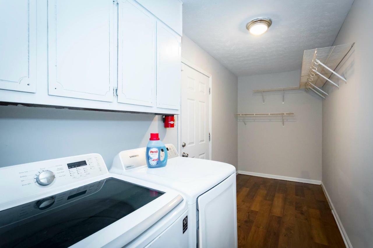 Luxury Home W/Gameroom Kingsizebed Near Six Flags Остел Екстериор снимка
