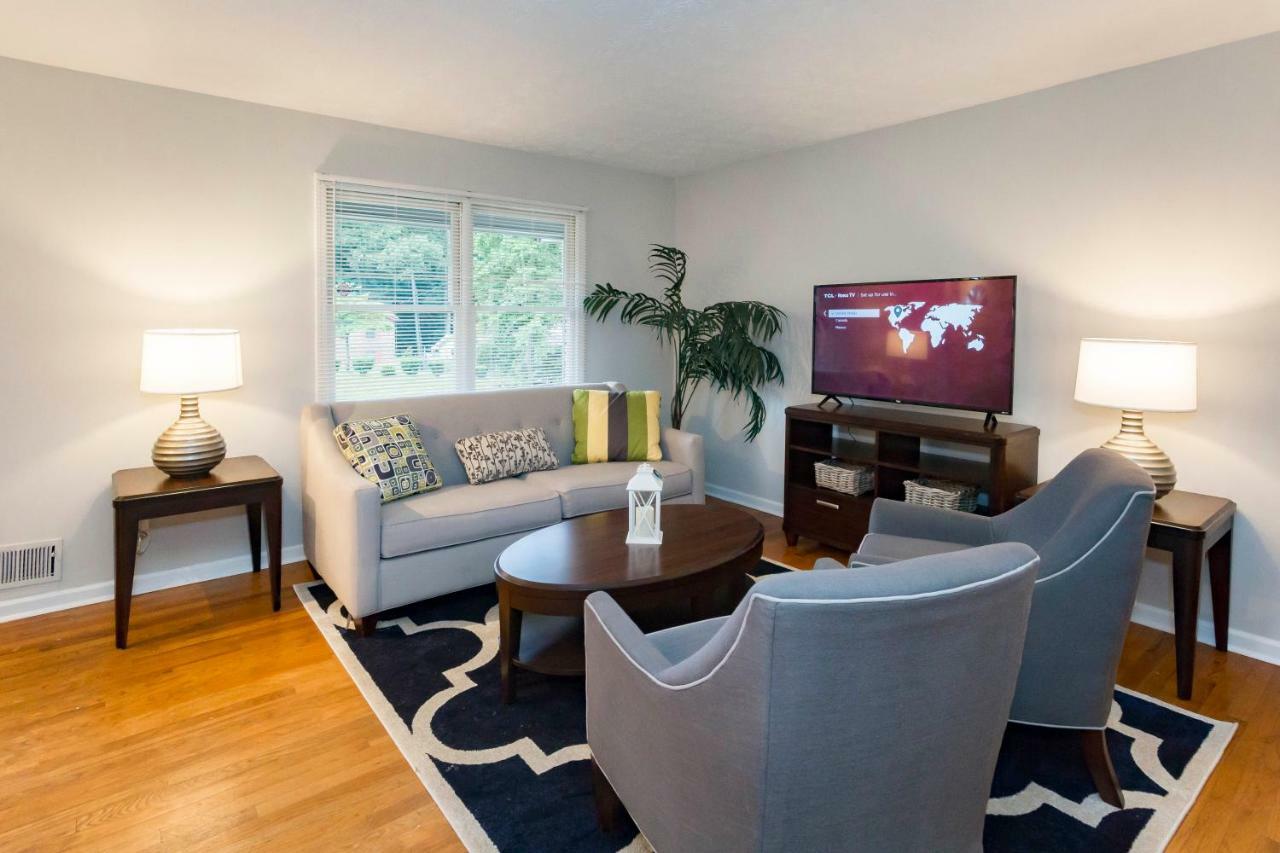 Luxury Home W/Gameroom Kingsizebed Near Six Flags Остел Екстериор снимка