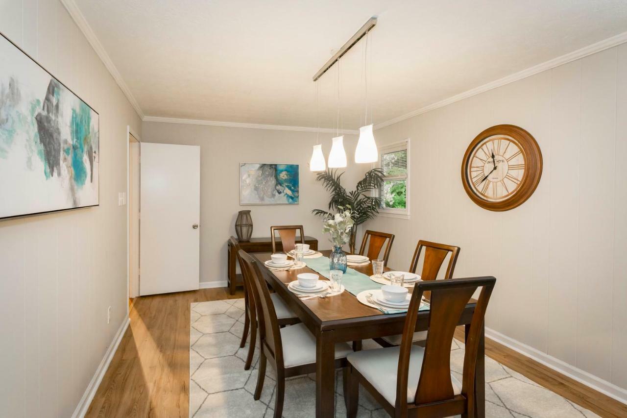 Luxury Home W/Gameroom Kingsizebed Near Six Flags Остел Екстериор снимка