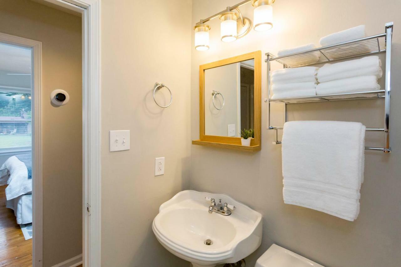 Luxury Home W/Gameroom Kingsizebed Near Six Flags Остел Екстериор снимка